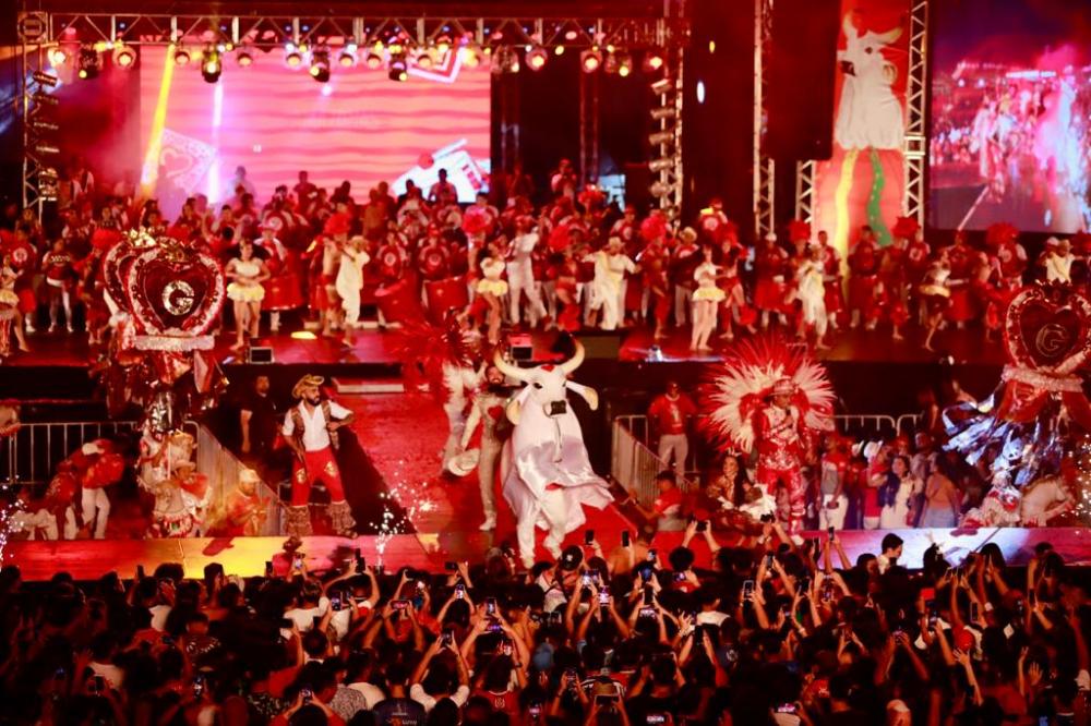 Garantido fecha noite de lançamento do Festival de Parintins 2023 com show folclórico e tribal