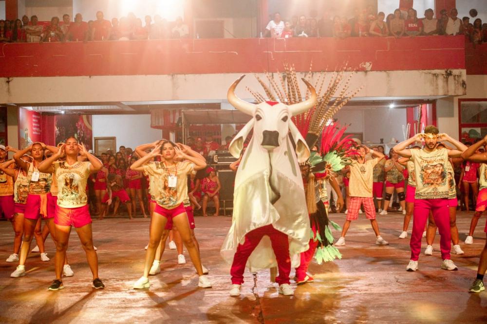 Boi Garantido faz primeiro ensaio na arena do bumbódromo com portões fechados