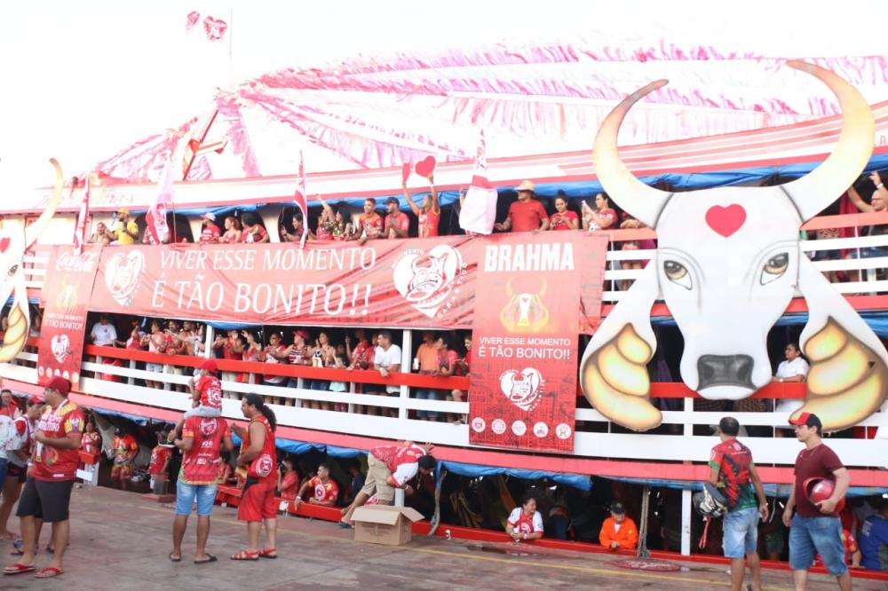 Movimento Amigos do Garantido parte de Manaus rumo a Parintins com alegria no coração e confiança do título