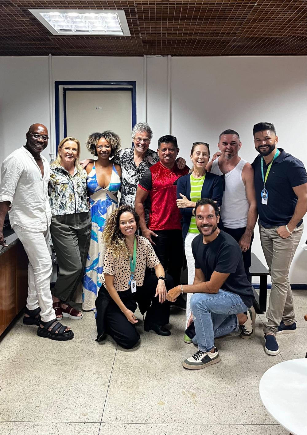 Coreógrafo do Garantido ensina passos de boi-bumbá para famosos no Programa Domingão com Huck, da Rede Globo