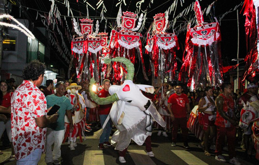 Boi Garantido realiza tradicional matança e encerra temporada com celebração nas ruas de Parintins